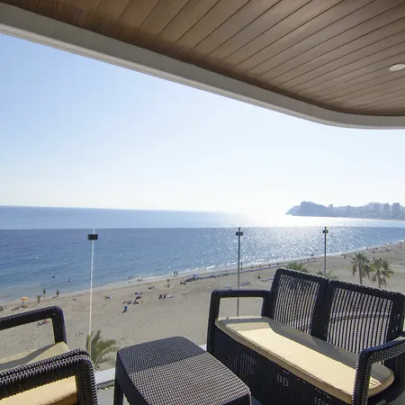 Ocean Drive Mar Holidays דירה בנידורם